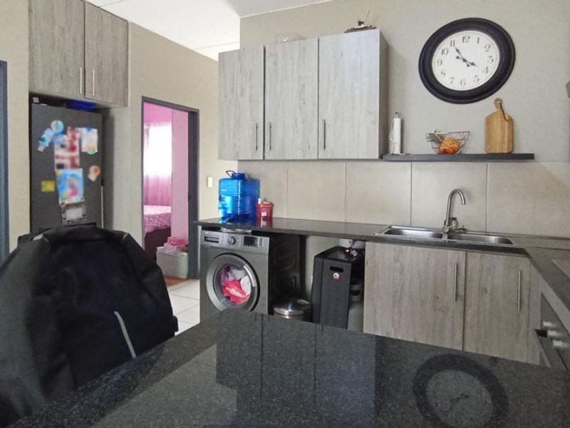 Apartment For Sale In Midrand - Photo 3