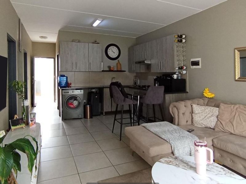 Apartment For Sale In Midrand - Photo 5
