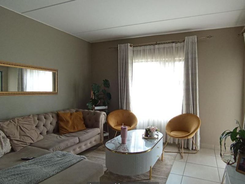 Apartment For Sale In Midrand - Photo 4