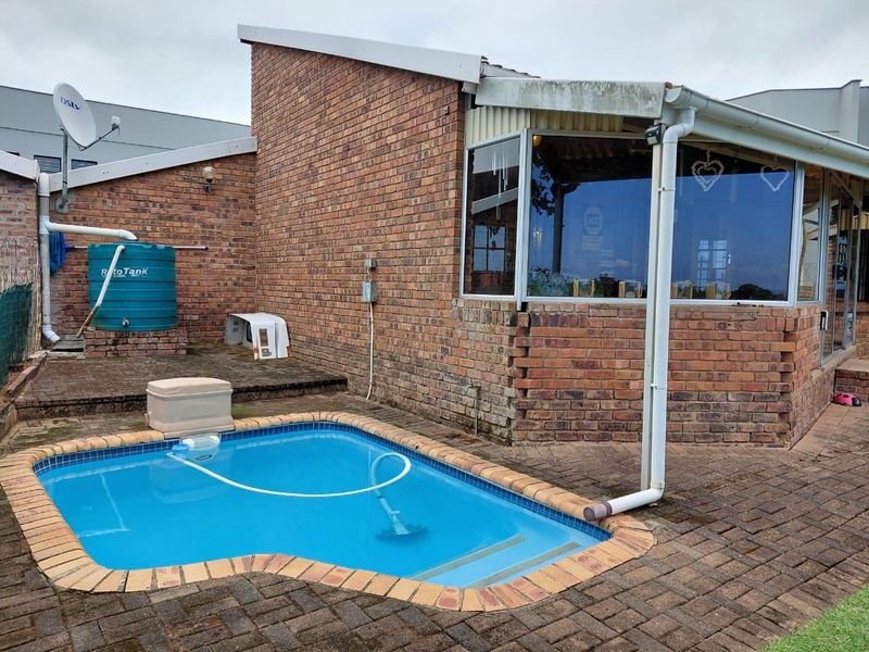 Townhouse For Sale In Margate - Photo 1