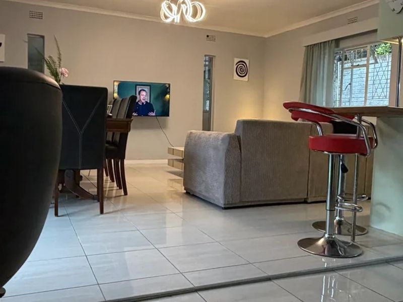 Apartment Rental Monthly In Randburg - Photo 4