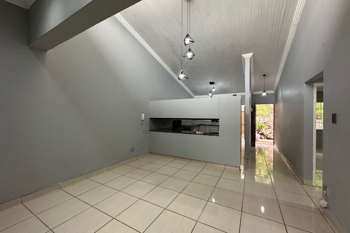 Townhouse For Sale In Pretoria - Photo 2