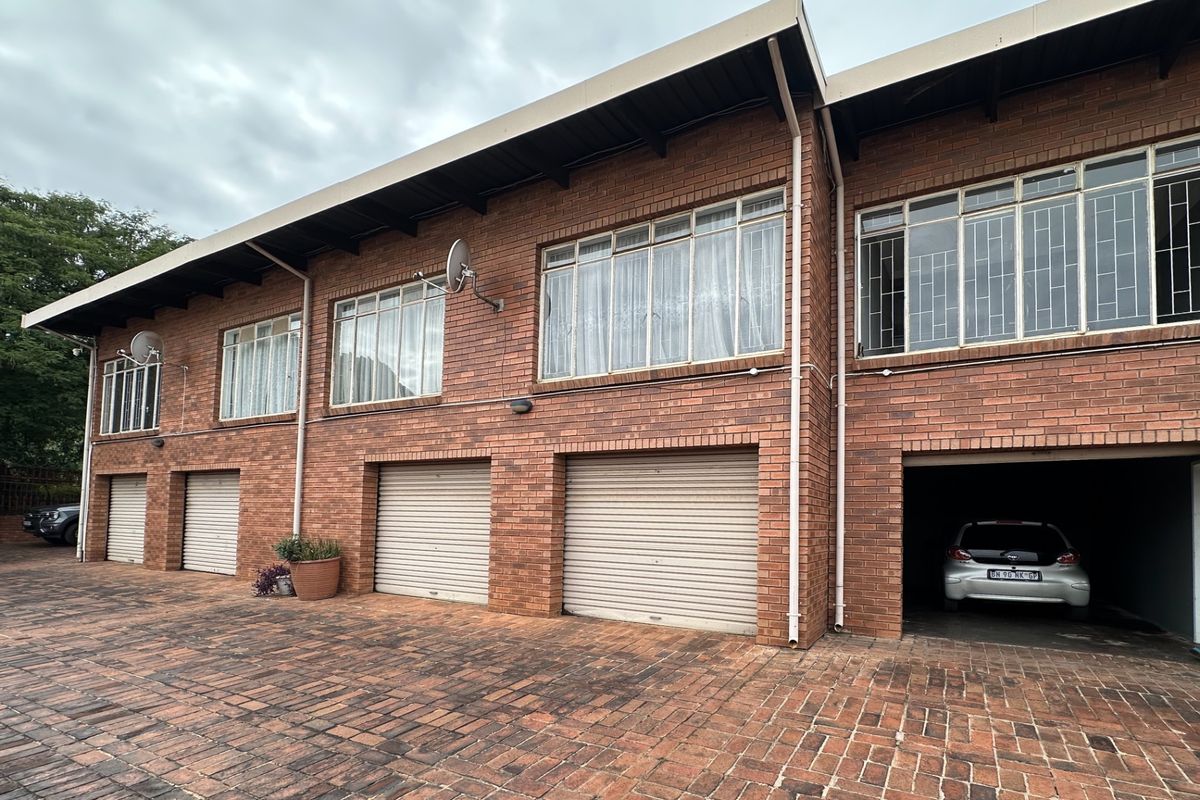 Townhouse For Sale In Pretoria - Photo 2