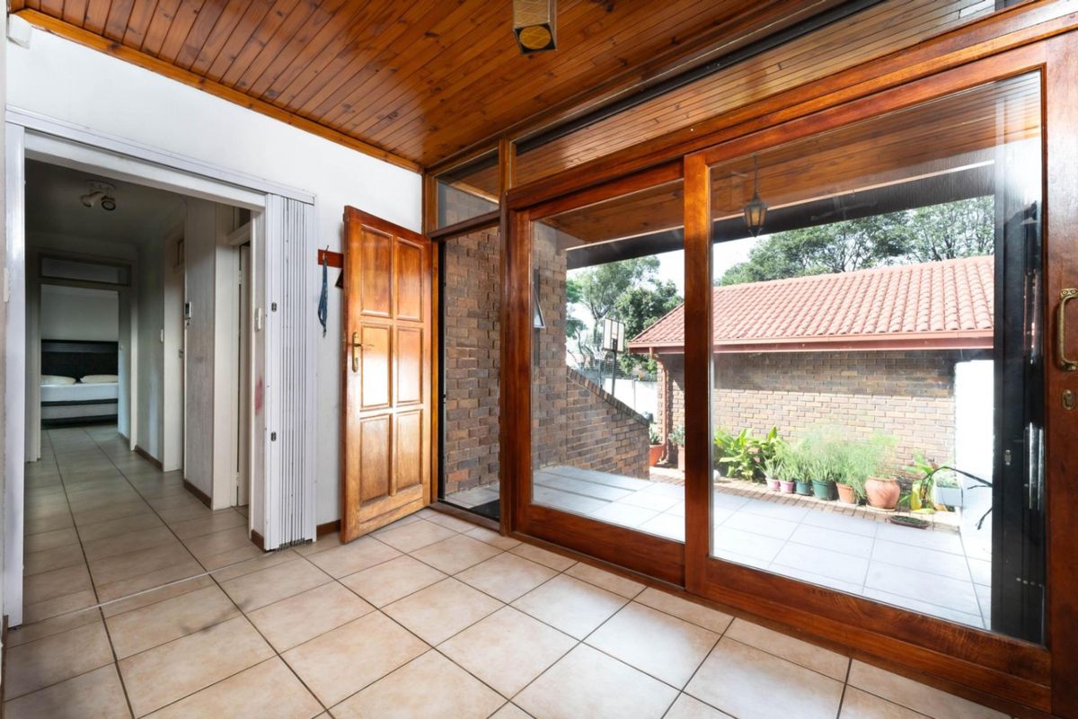 House Rental Monthly In Sandton - Photo 2