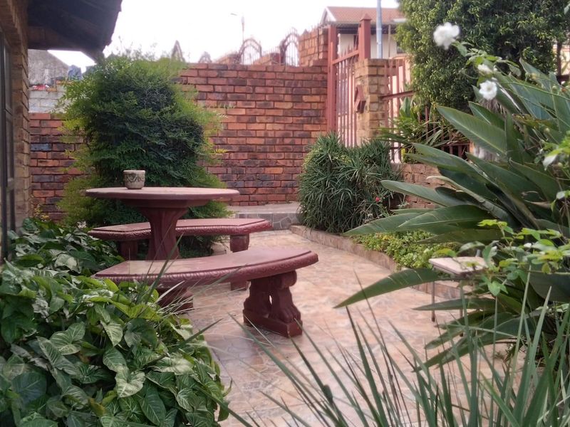 House For Sale In Pretoria - Photo 2