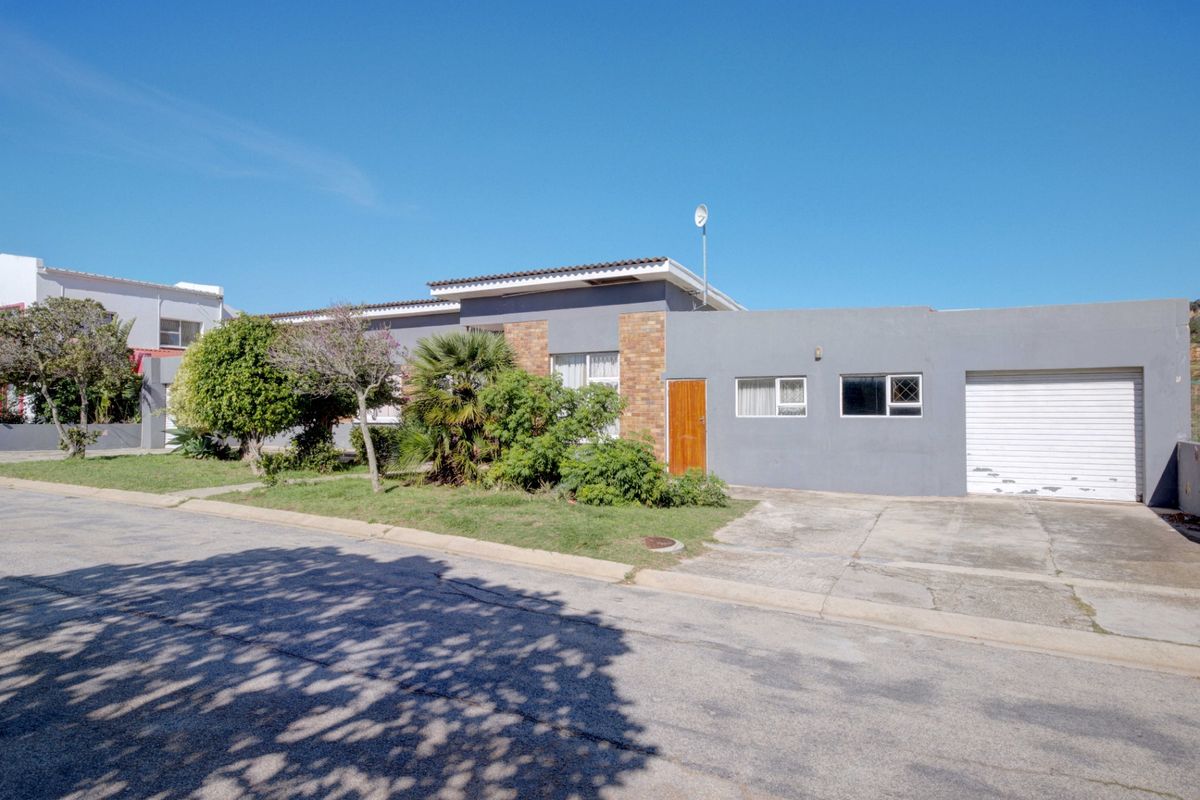 House For Sale In Port Elizabeth - Photo 3