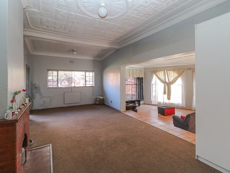 House For Sale In Springs - Photo 4