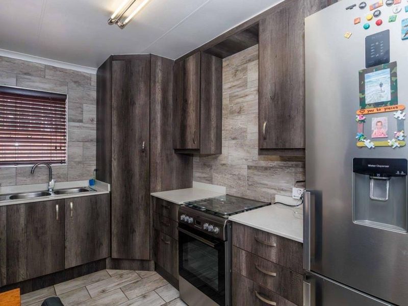 House Rental Monthly In Edenvale - Photo 7