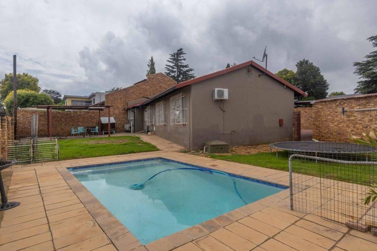 House Rental Monthly In Edenvale - Photo 2