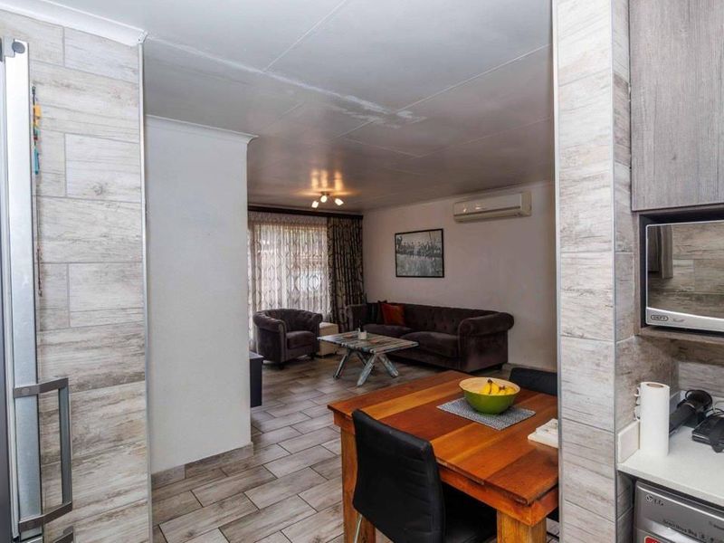 House Rental Monthly In Edenvale - Photo 3