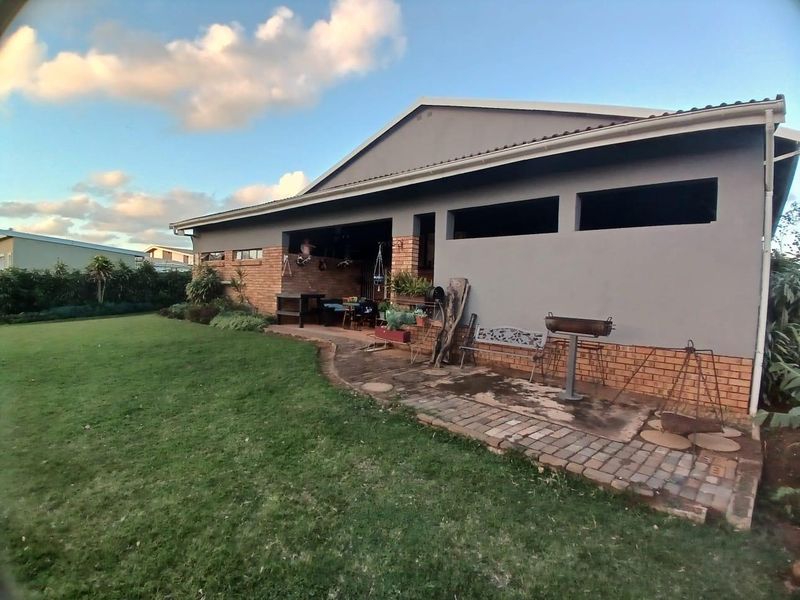 House Pending Sale In Port Shepstone - Photo 4