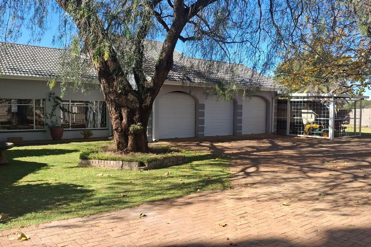 House For Sale In Meyerton - Photo 2