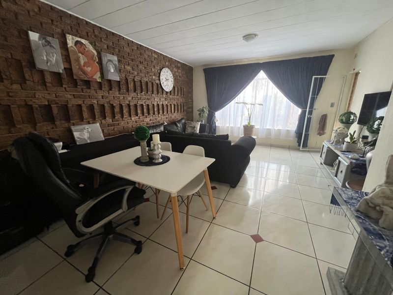 Apartment For Sale In Germiston - Photo 5