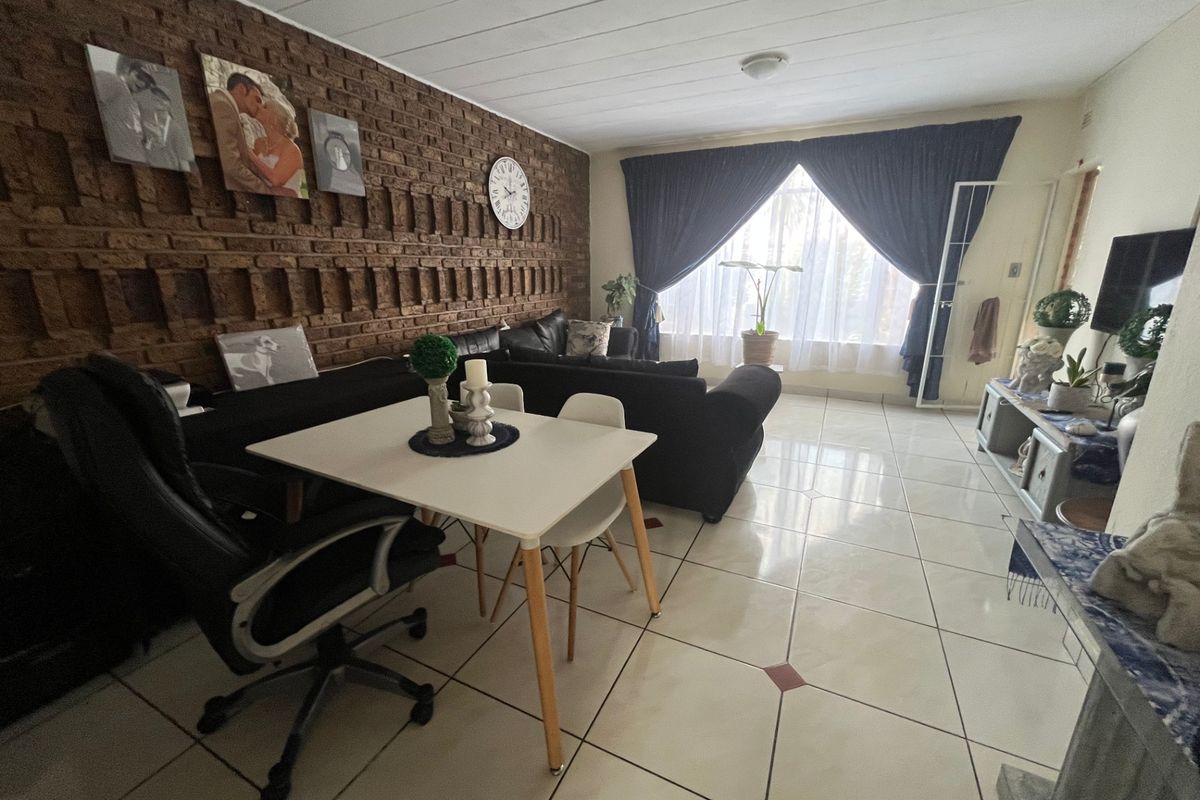 Apartment For Sale In Germiston - Photo 5
