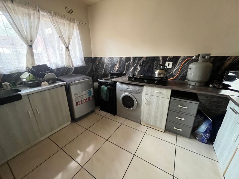 Apartment For Sale In Germiston - Photo 3