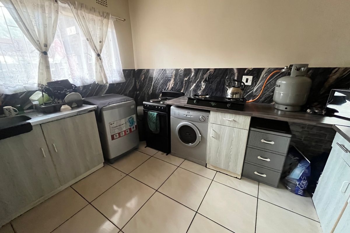 Apartment For Sale In Germiston - Photo 3