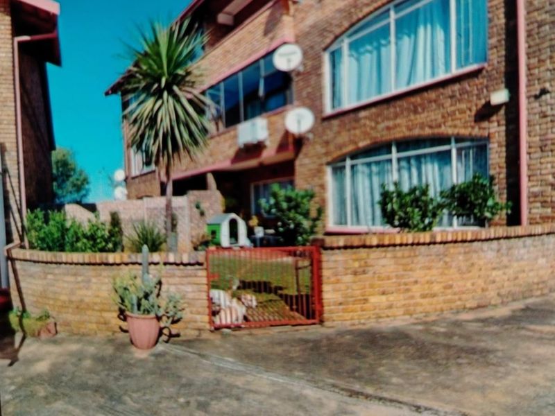 Apartment For Sale In Germiston - Photo 2
