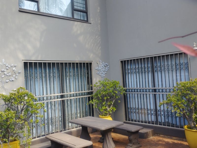 Townhouse For Sale In Pretoria - Photo 3