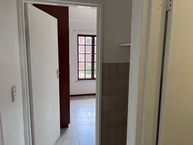 House For Sale In Kuils River - Photo 10