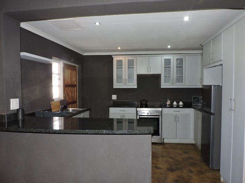 Apartment Rental Monthly In Hillcrest - Photo 2