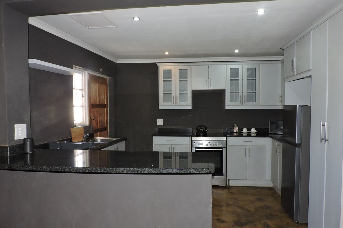 Apartment Rental Monthly In Hillcrest - Photo 2