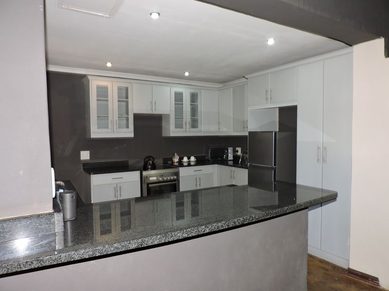 Apartment Rental Monthly In Hillcrest - Photo 3