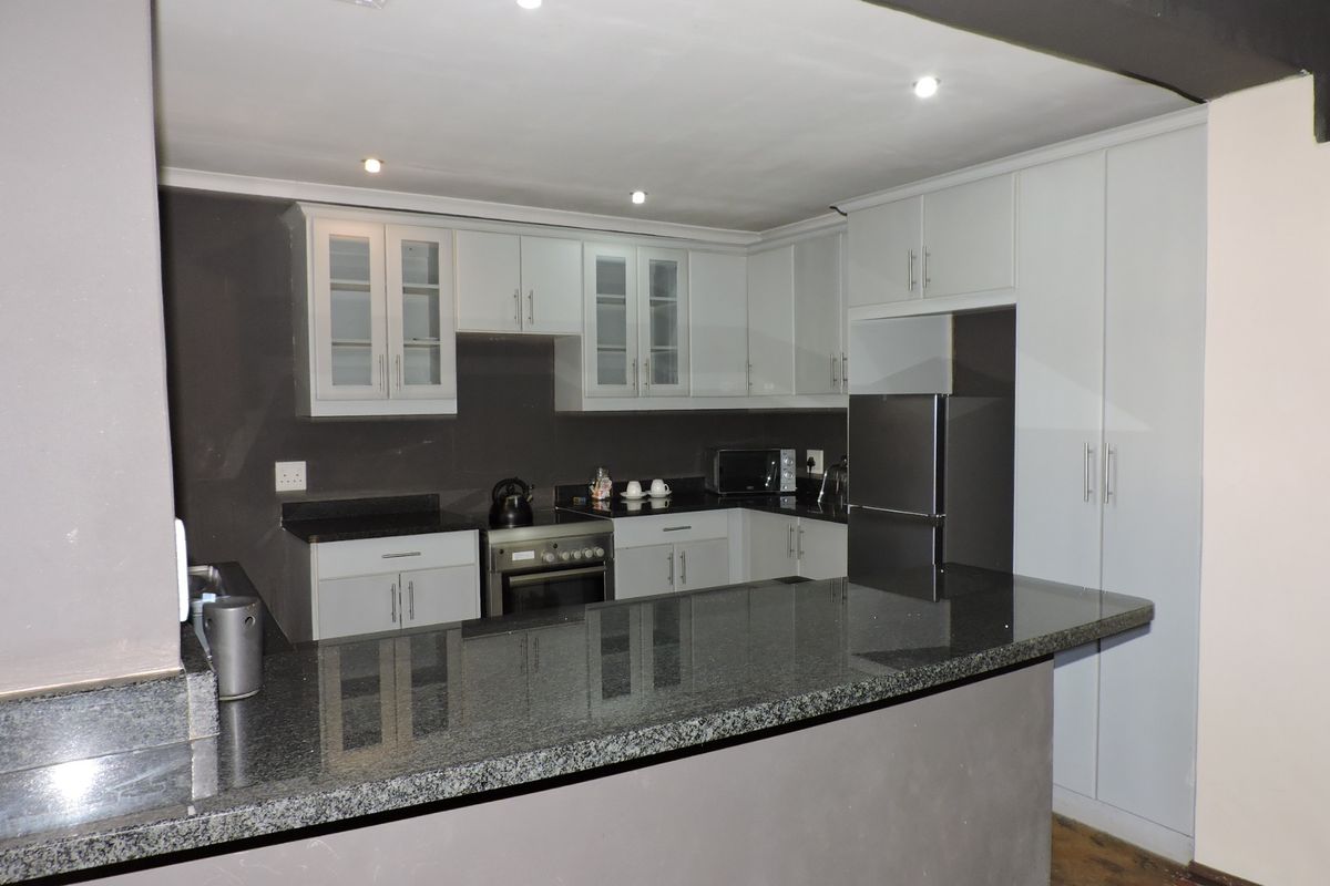 Apartment Rental Monthly In Hillcrest - Photo 3