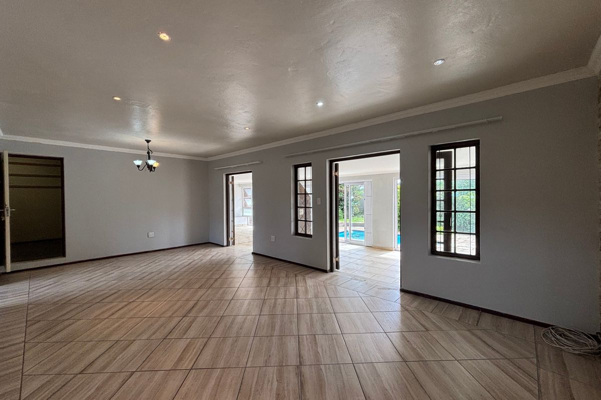Townhouse Rental Monthly In Margate - Photo 4