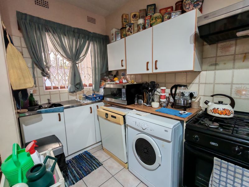 Apartment For Sale In Margate - Photo 4