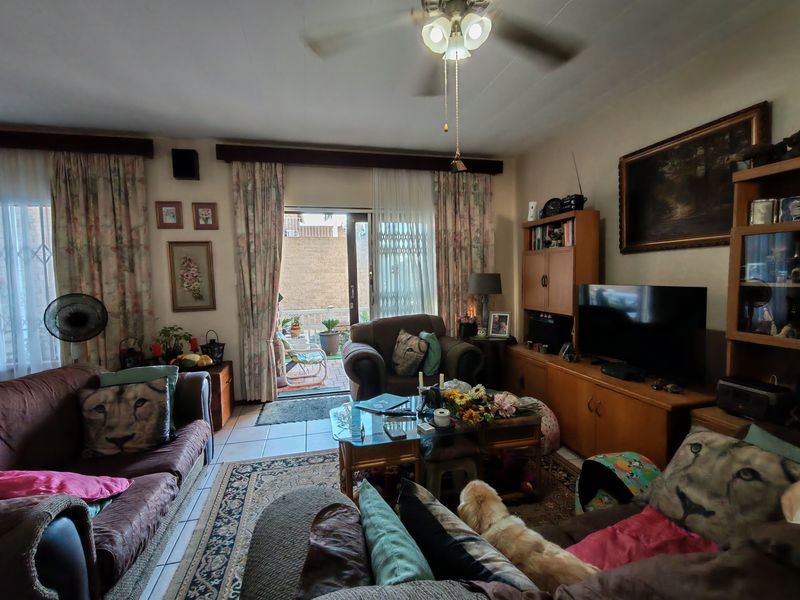 Apartment For Sale In Margate - Photo 8