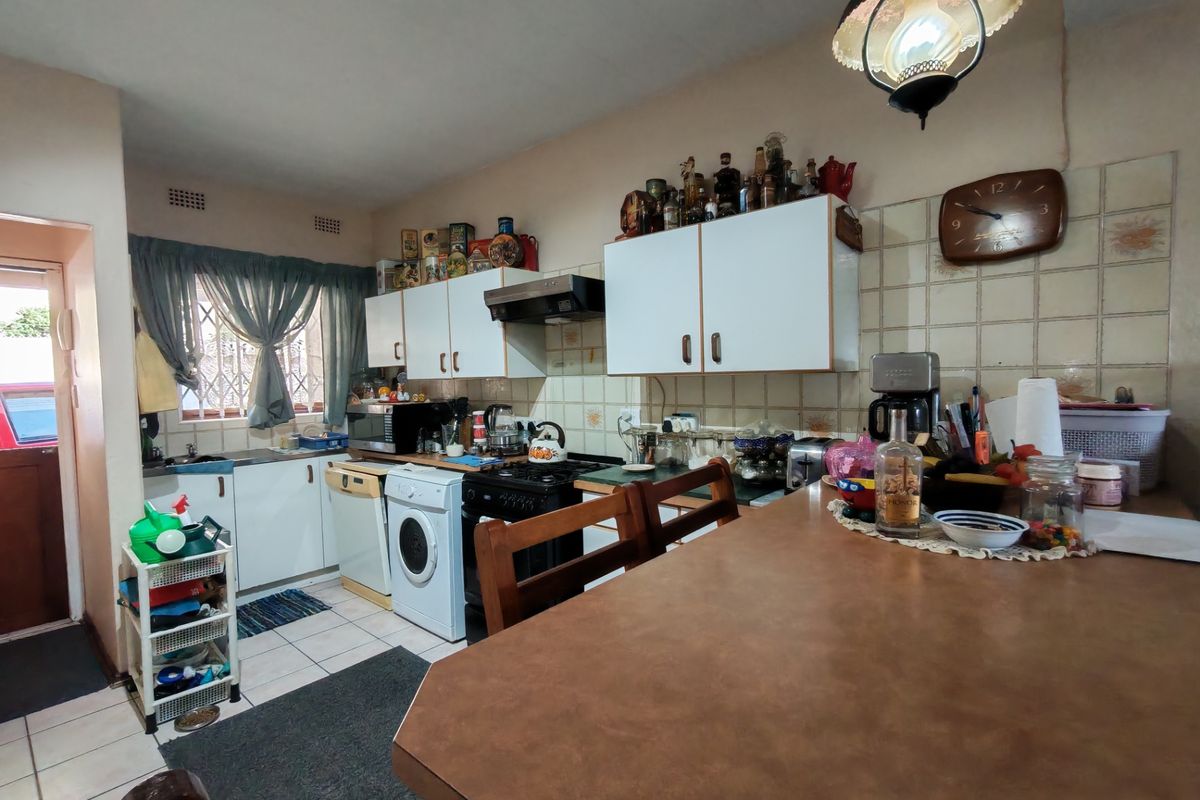 Apartment For Sale In Margate - Photo 5
