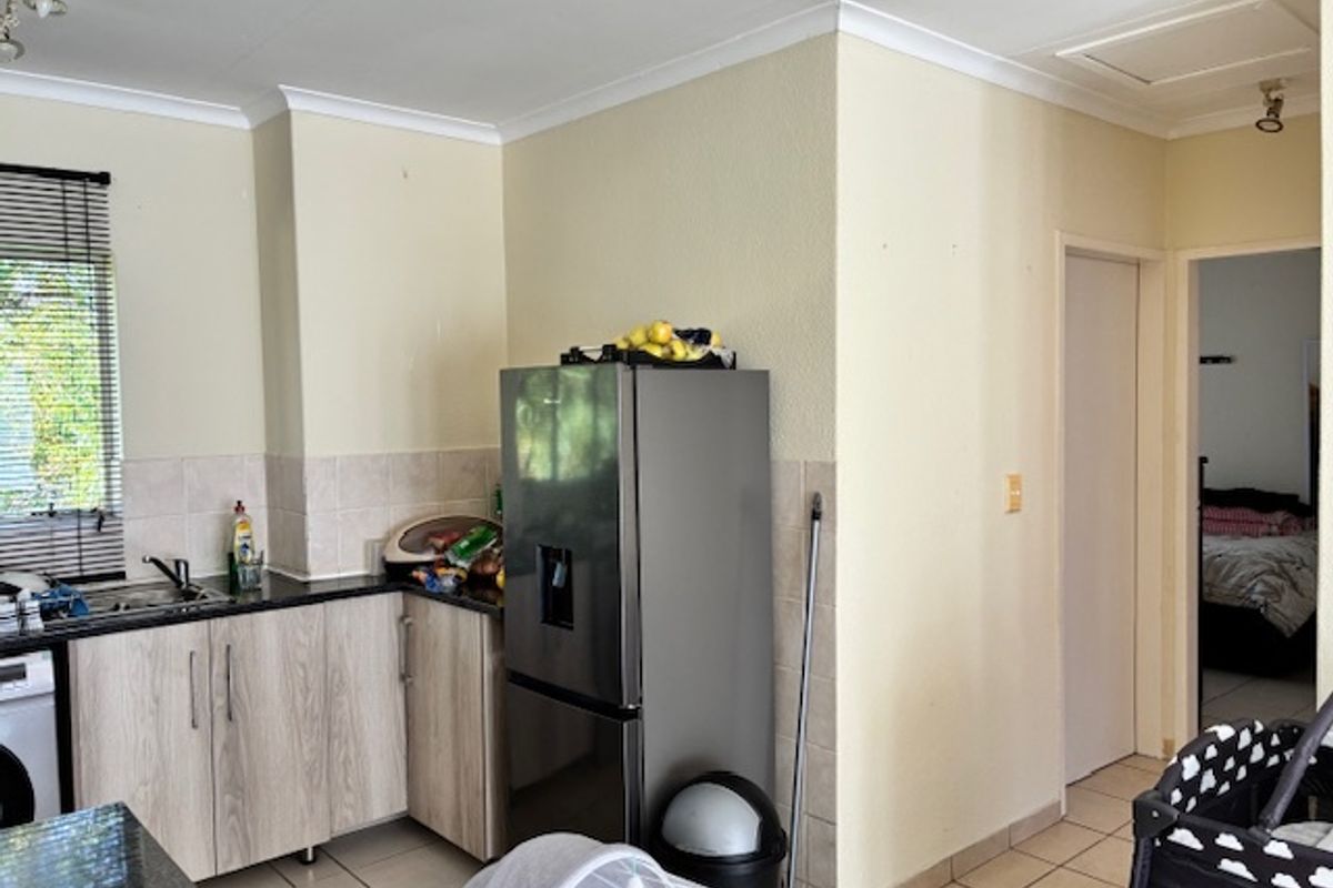 Apartment For Sale In Johannesburg - Photo 4