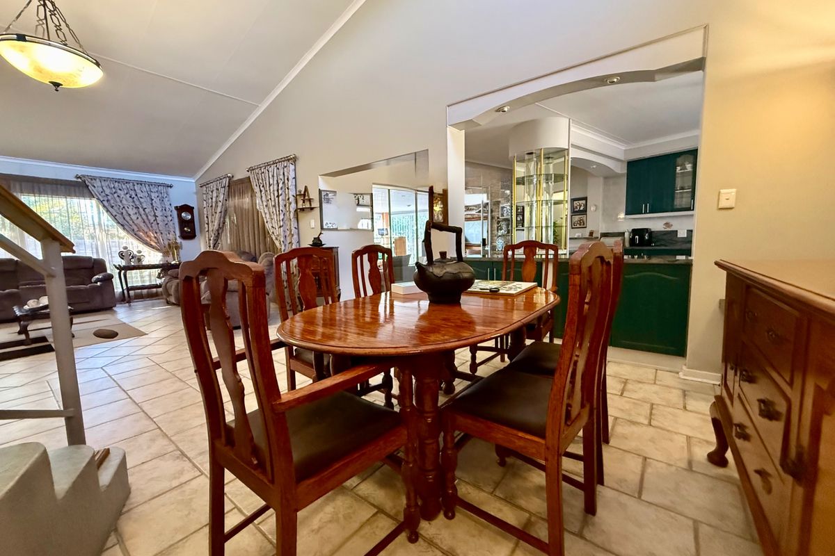 Townhouse For Sale In Bloemfontein - Photo 4