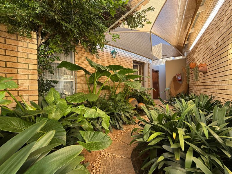 Townhouse For Sale In Bloemfontein - Photo 9