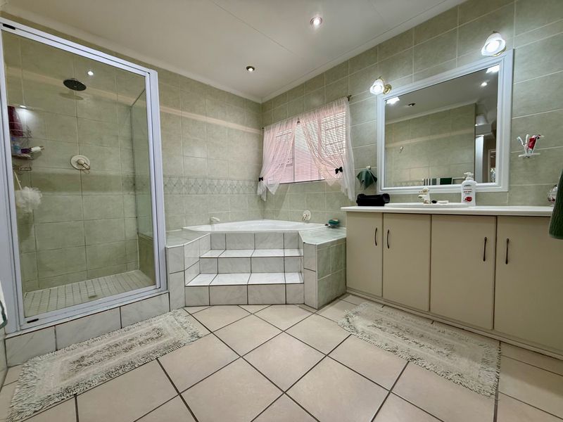Townhouse For Sale In Bloemfontein - Photo 8