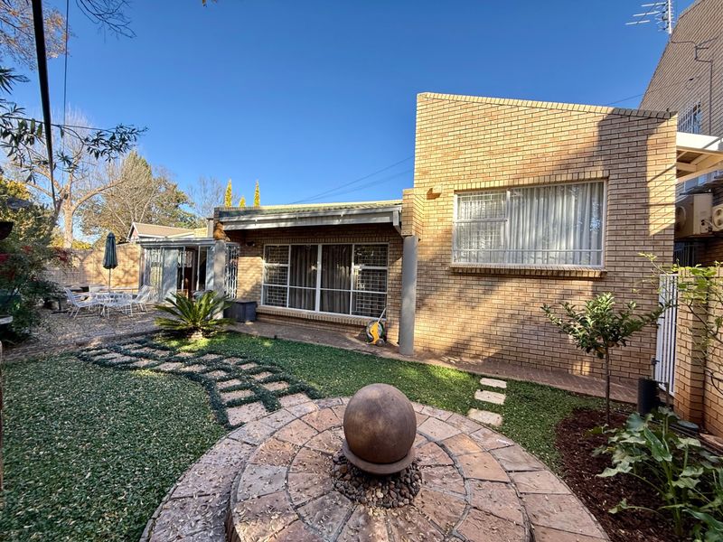 Townhouse For Sale In Bloemfontein - Photo 1