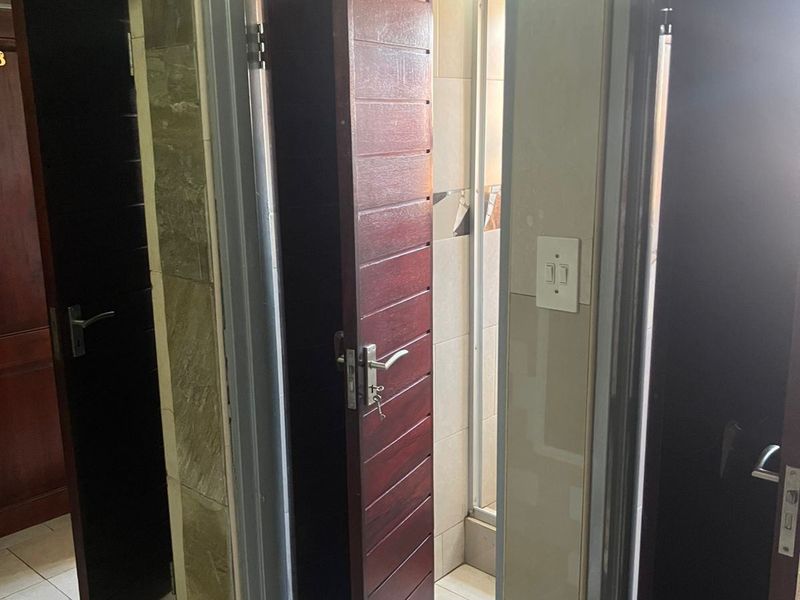 House For Sale In Soweto - Photo 8