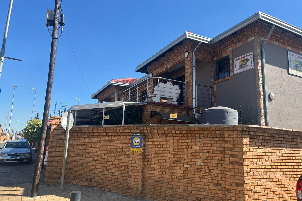 House For Sale In Soweto - Photo 3