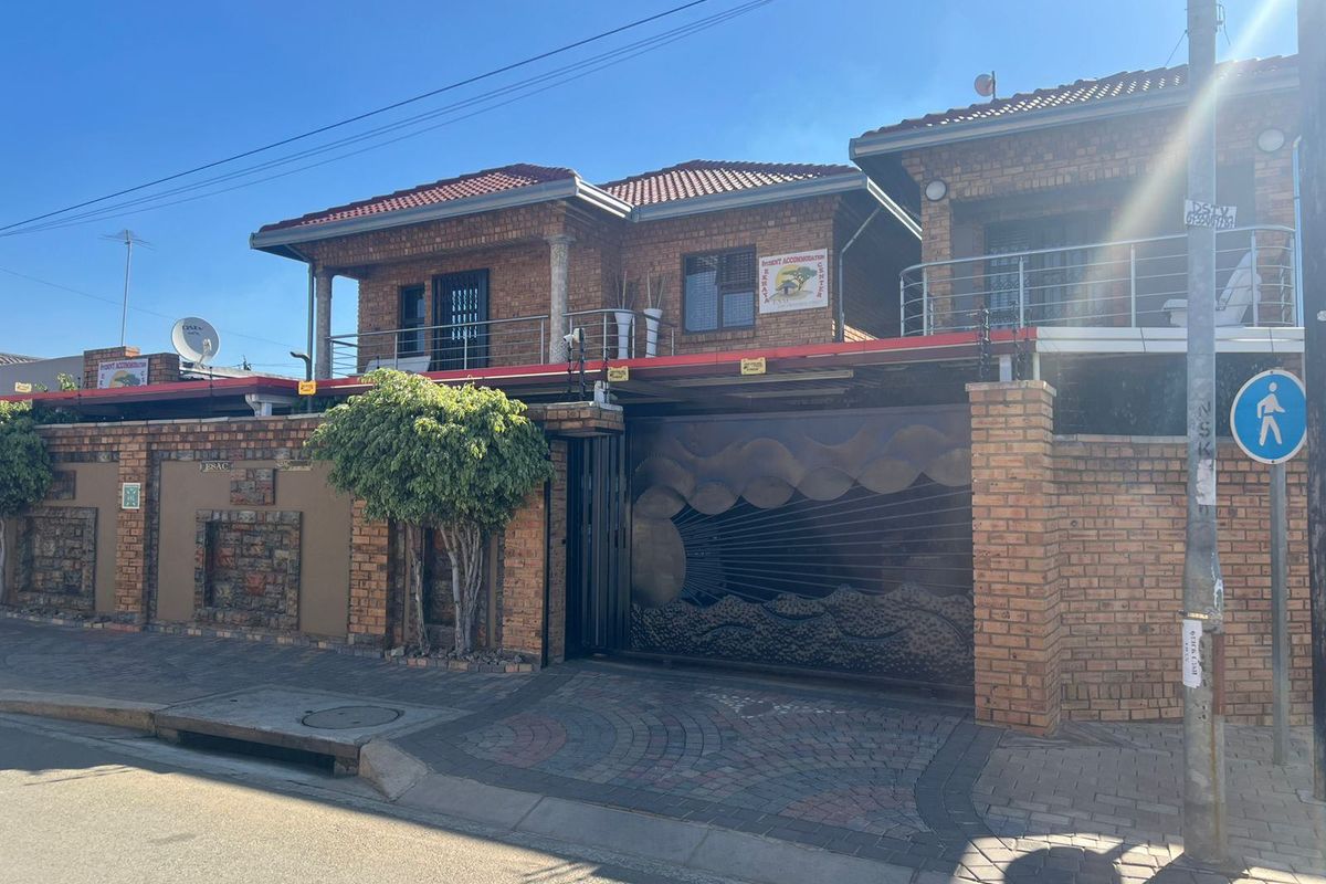House For Sale In Soweto - Photo 2