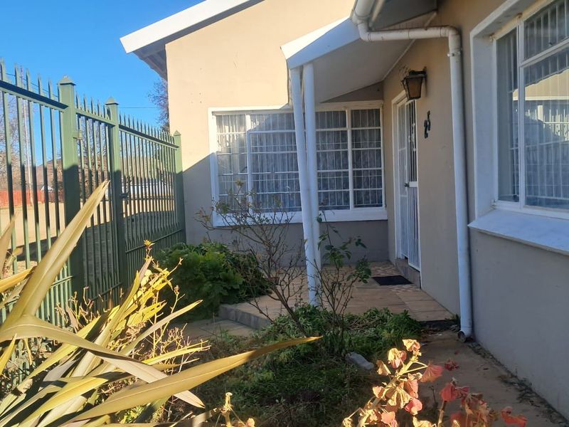 House For Sale In Barkly East - Photo 2