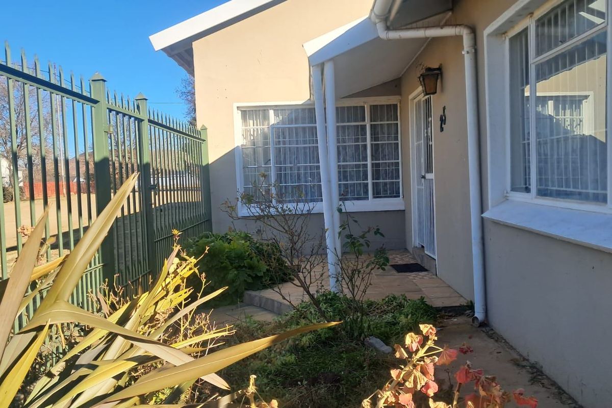 House For Sale In Barkly East - Photo 2