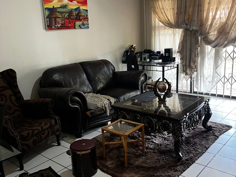 Townhouse For Sale In Sandton - Photo 5