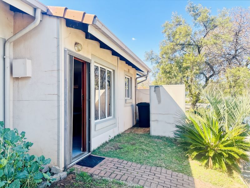 Townhouse For Sale In Midrand - Photo 2