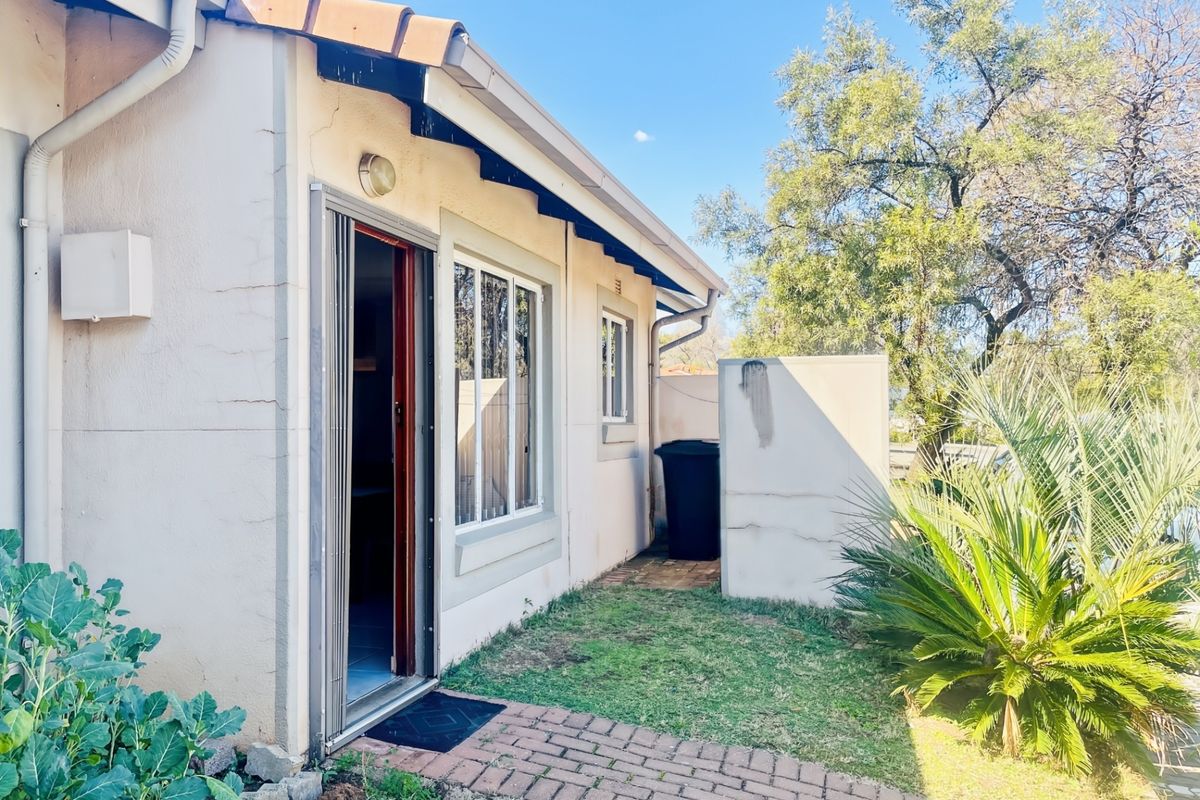 Townhouse For Sale In Midrand - Photo 2