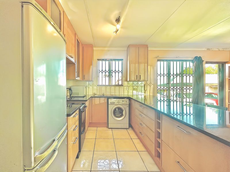 Townhouse For Sale In Midrand - Photo 3