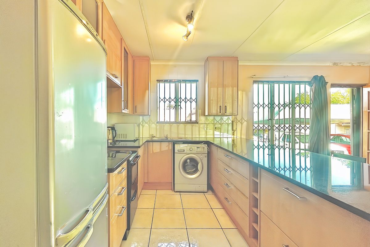 Townhouse For Sale In Midrand - Photo 3