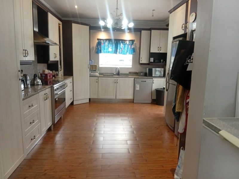 House For Sale In Germiston - Photo 4