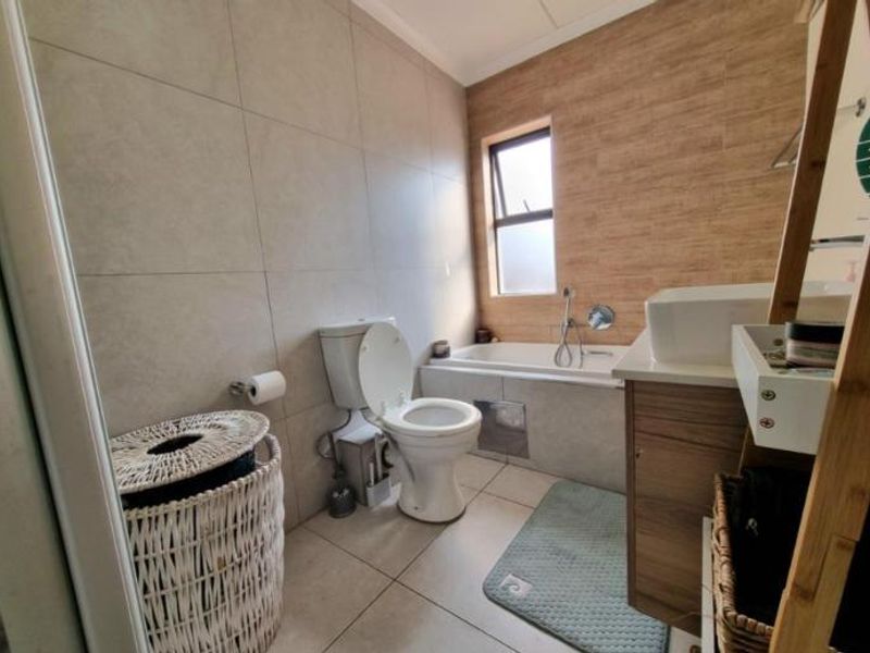 Apartment Rental Monthly In Edenvale - Photo 5