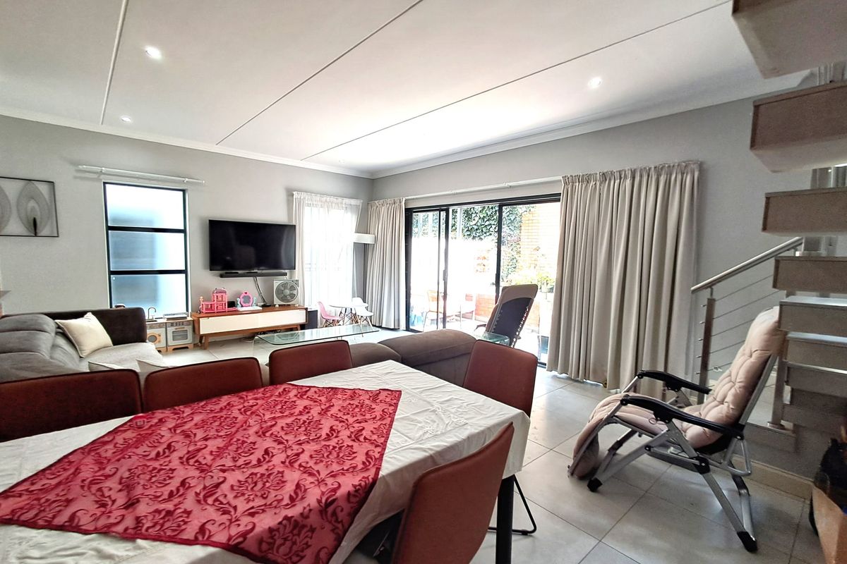 Townhouse For Sale In Randburg - Photo 3