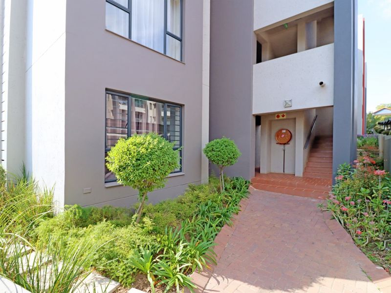 Apartment For Sale In Sandton - Photo 2